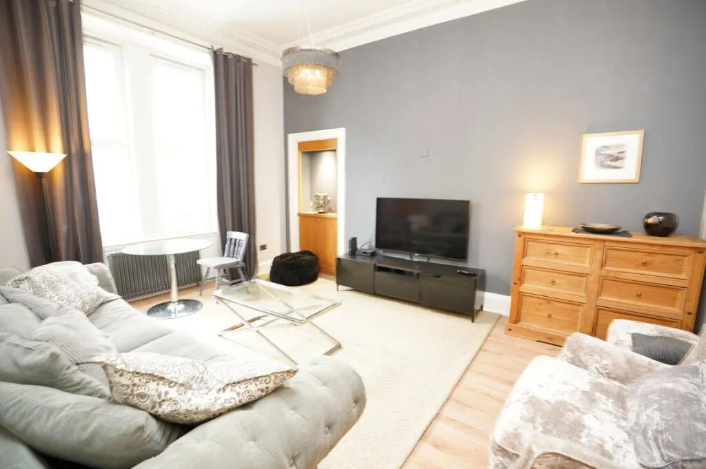 3 bedroom flat for rent