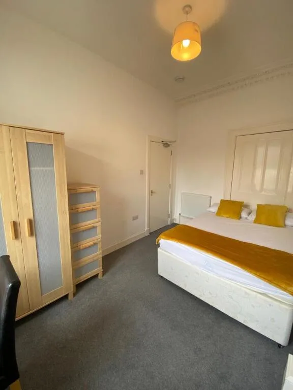 3 bedroom flat for rent