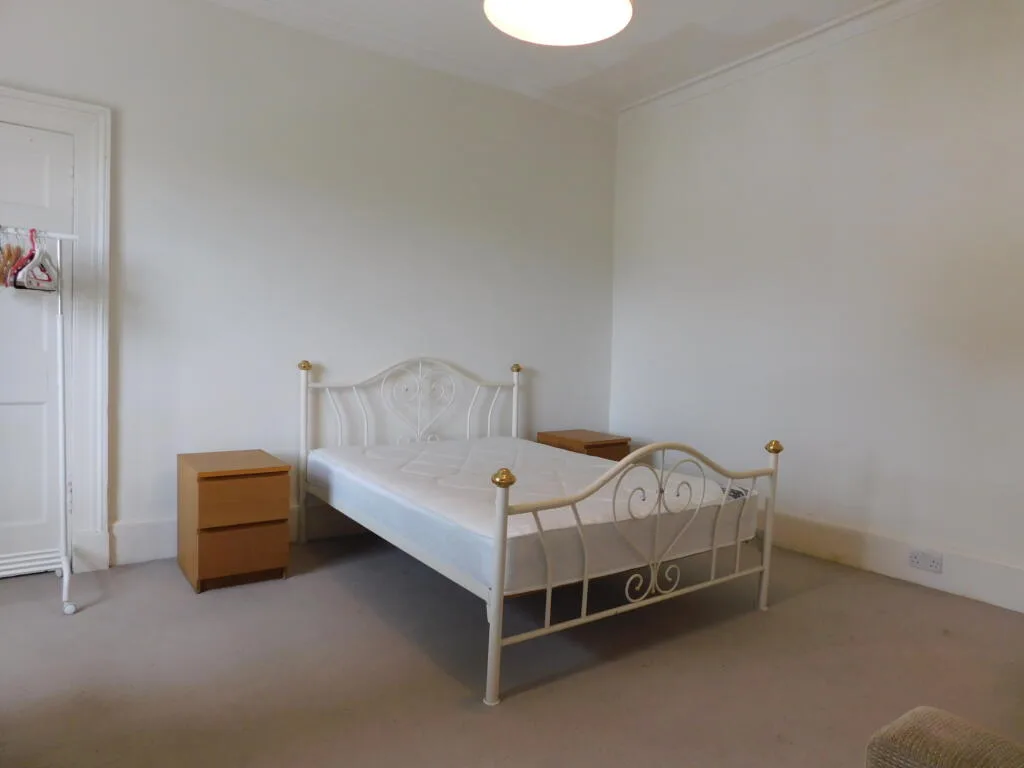 4 bedroom flat for rent