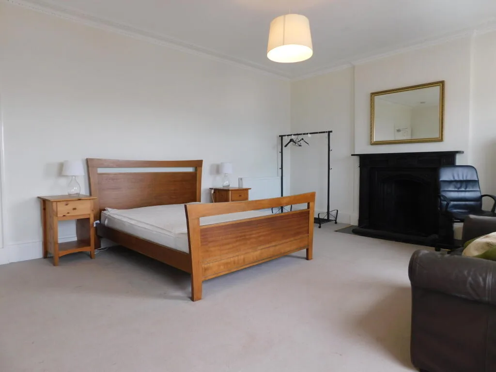 4 bedroom flat for rent