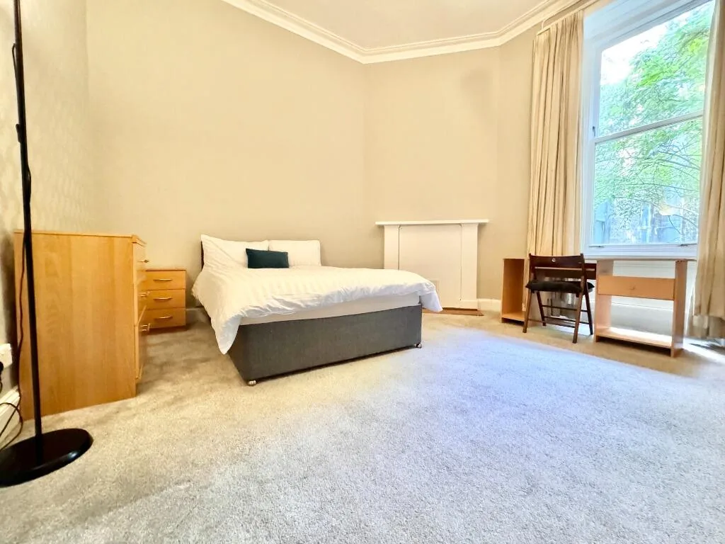 4 bedroom flat for rent