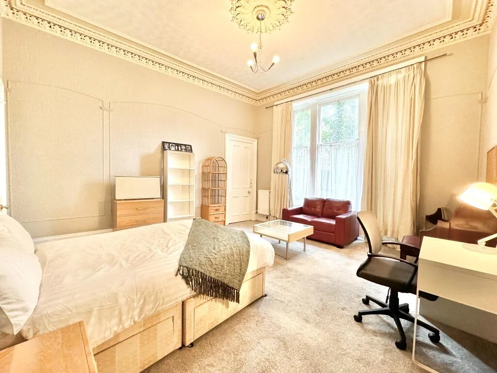 4 bedroom flat for rent