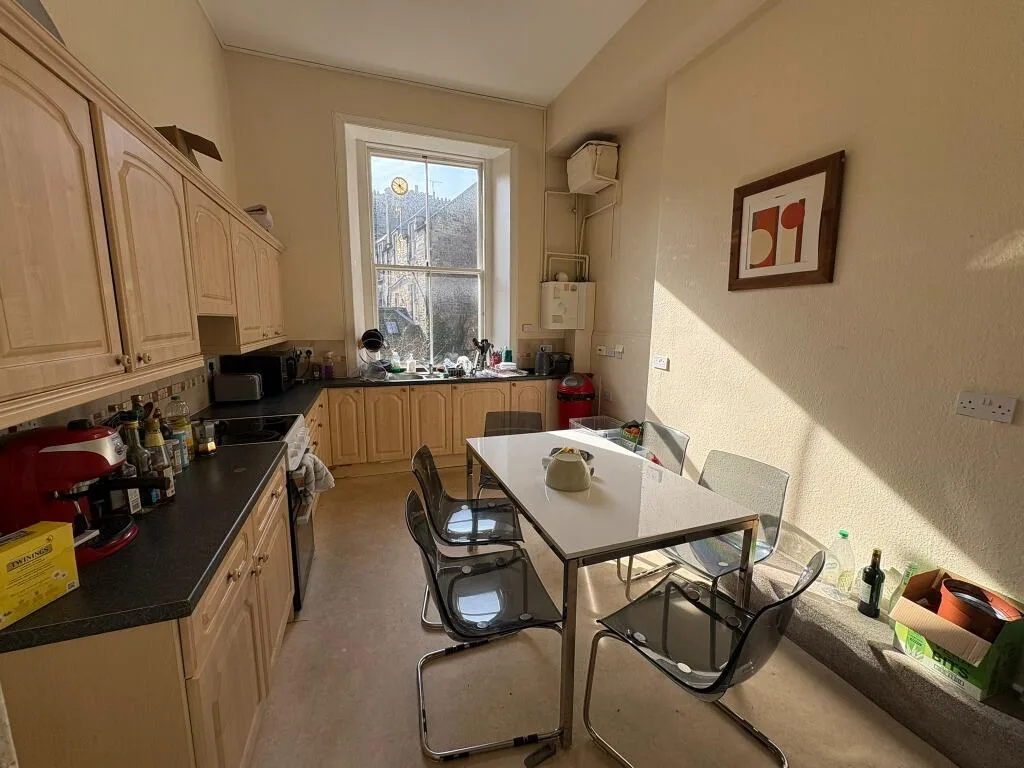 5 bedroom flat for rent