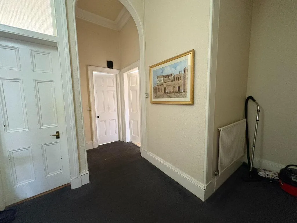 5 bedroom flat for rent