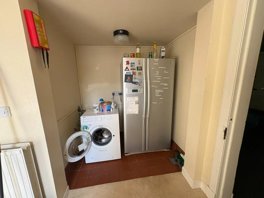 5 bedroom flat for rent