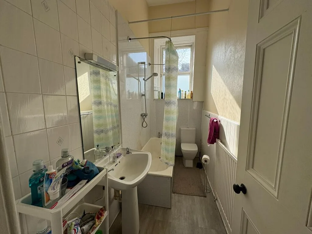 5 bedroom flat for rent