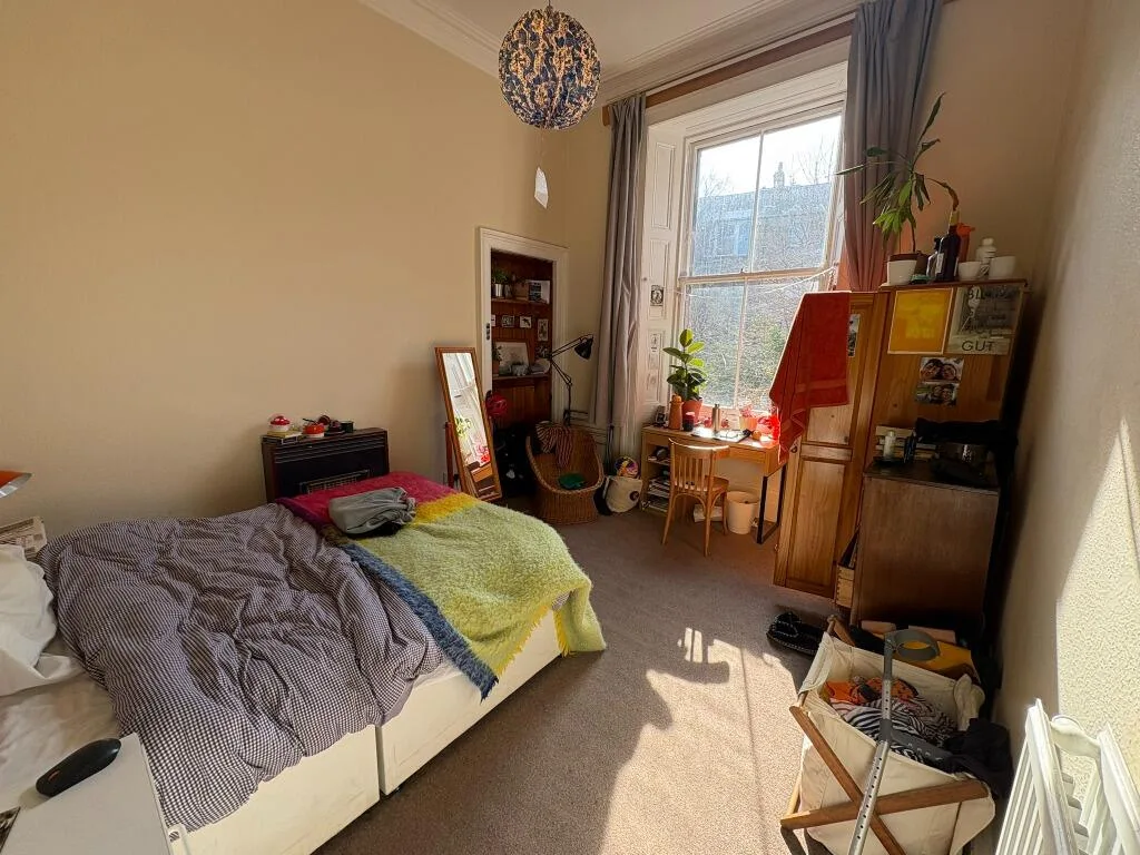 5 bedroom flat for rent