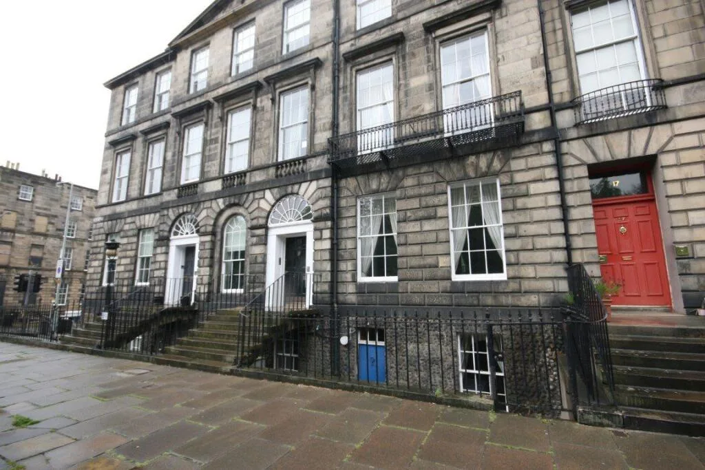 4 bedroom flat for rent