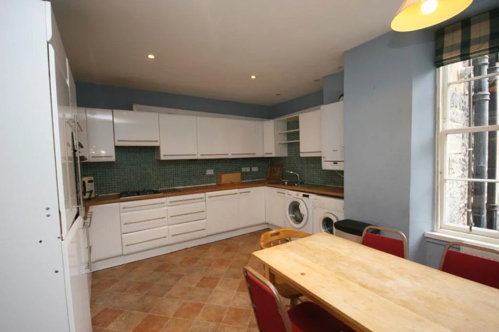 4 bedroom flat for rent