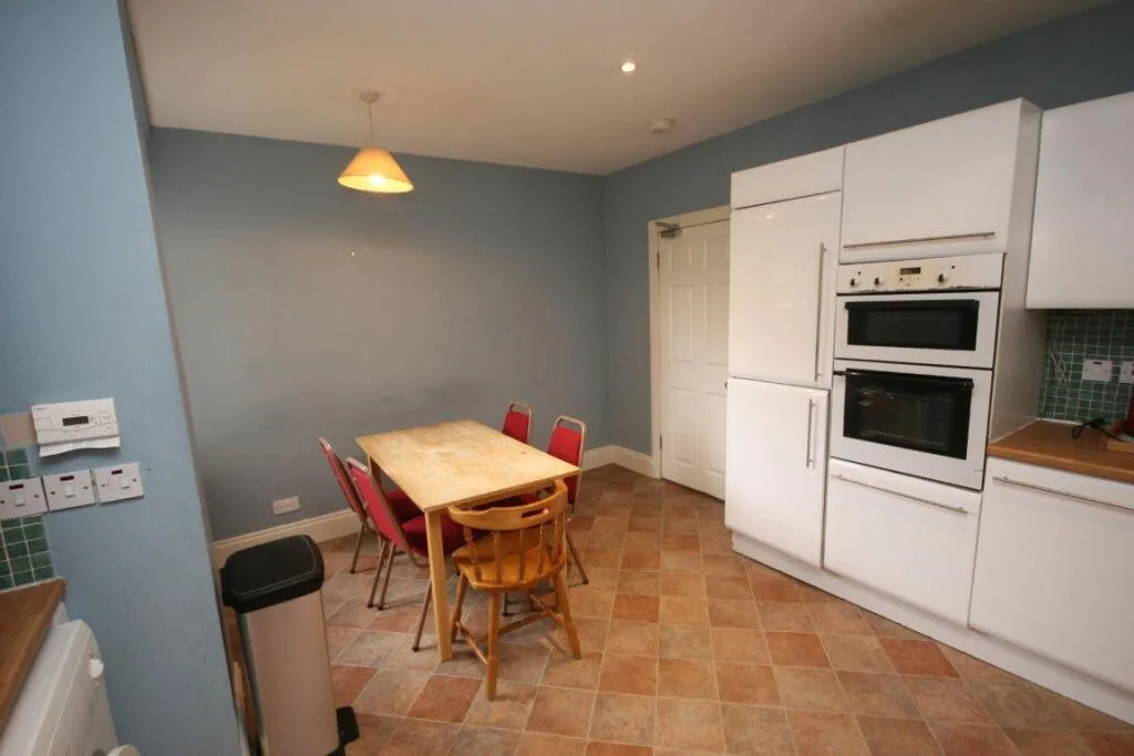 4 bedroom flat for rent