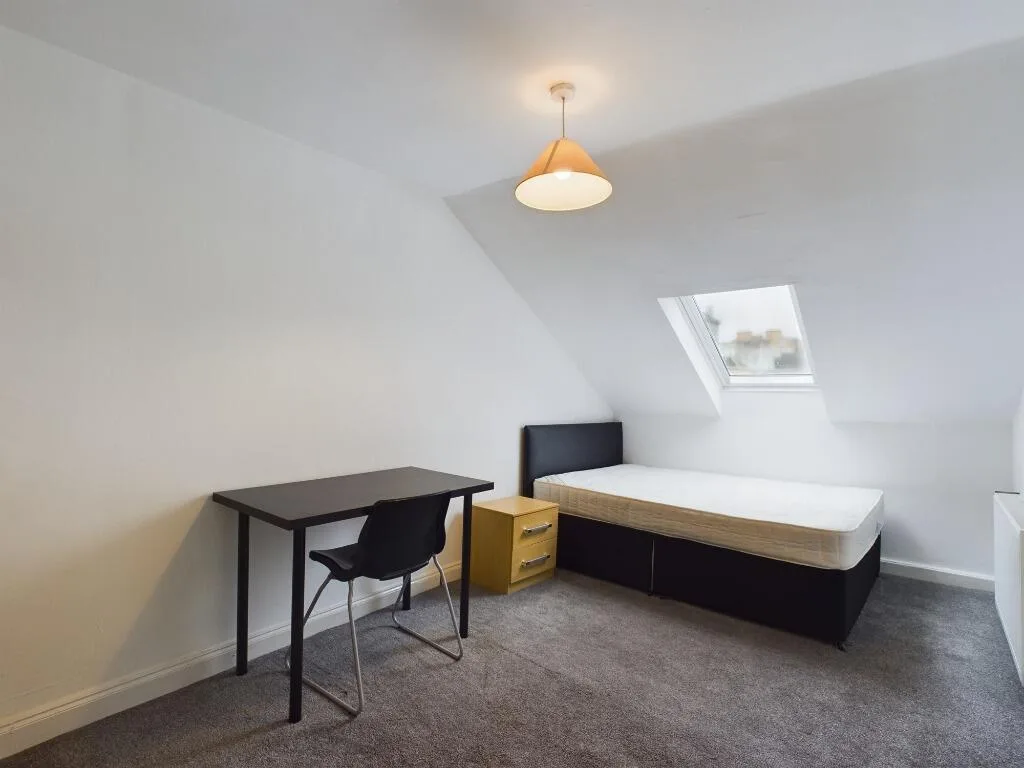 1 bedroom house share for rent
