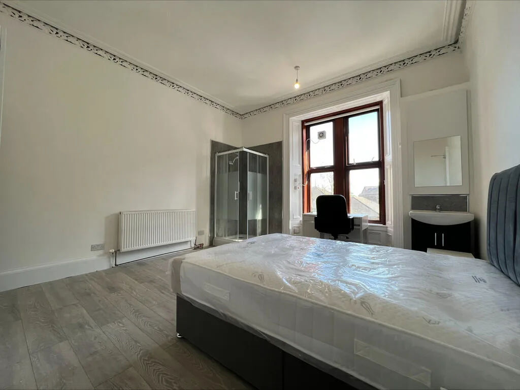 4 bedroom flat for rent
