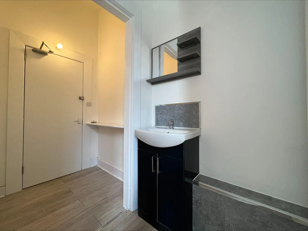 4 bedroom flat for rent