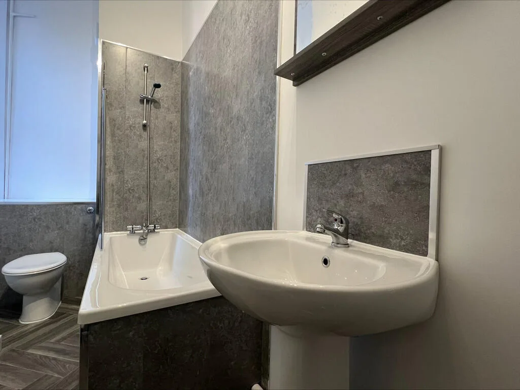 4 bedroom flat for rent