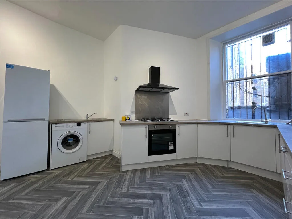4 bedroom flat for rent