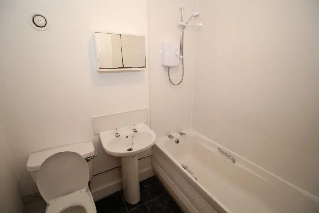 3 bedroom flat for rent