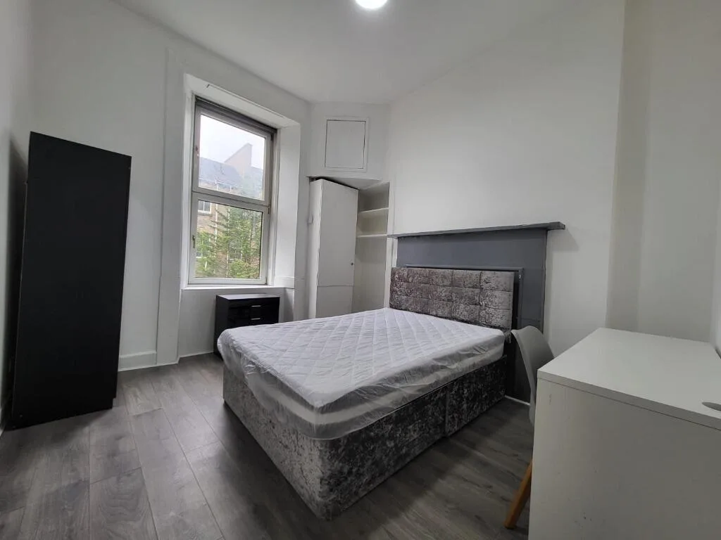 4 bedroom flat for rent