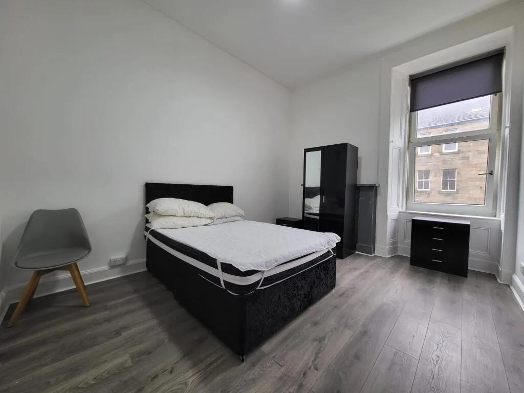 4 bedroom flat for rent
