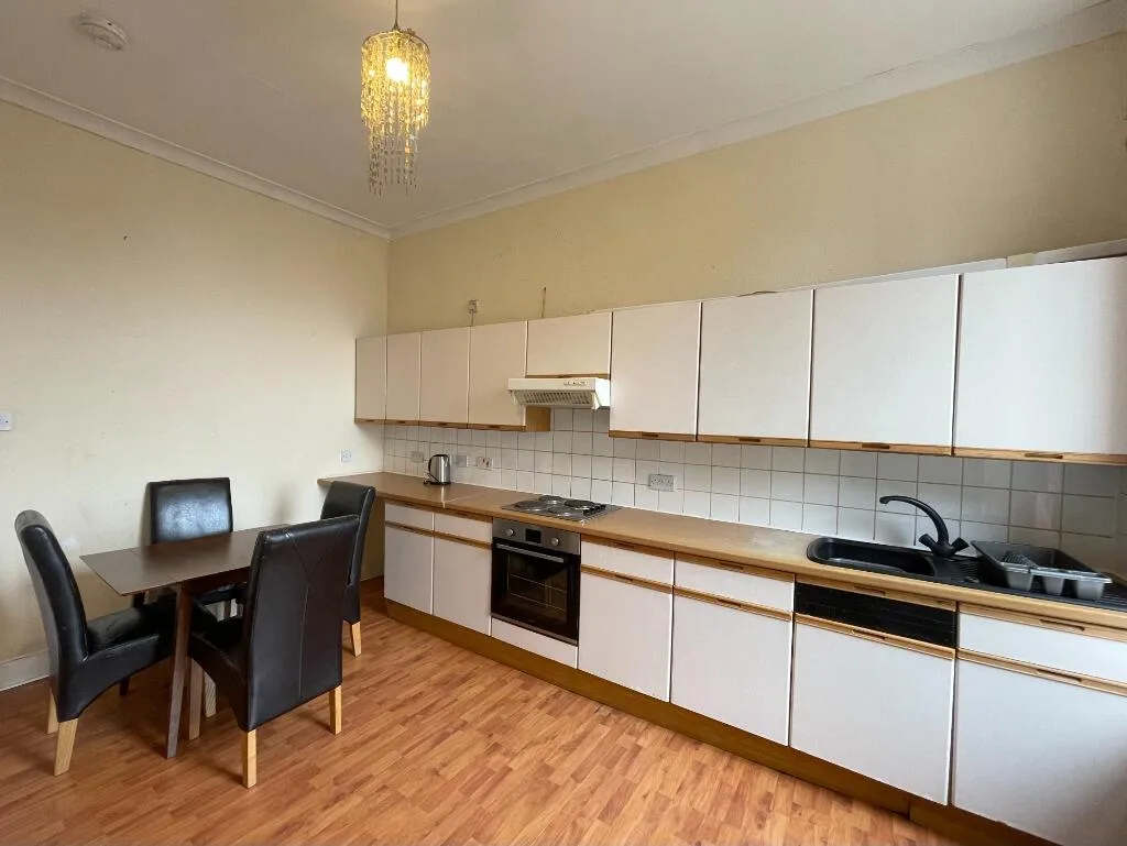 4 bedroom flat for rent