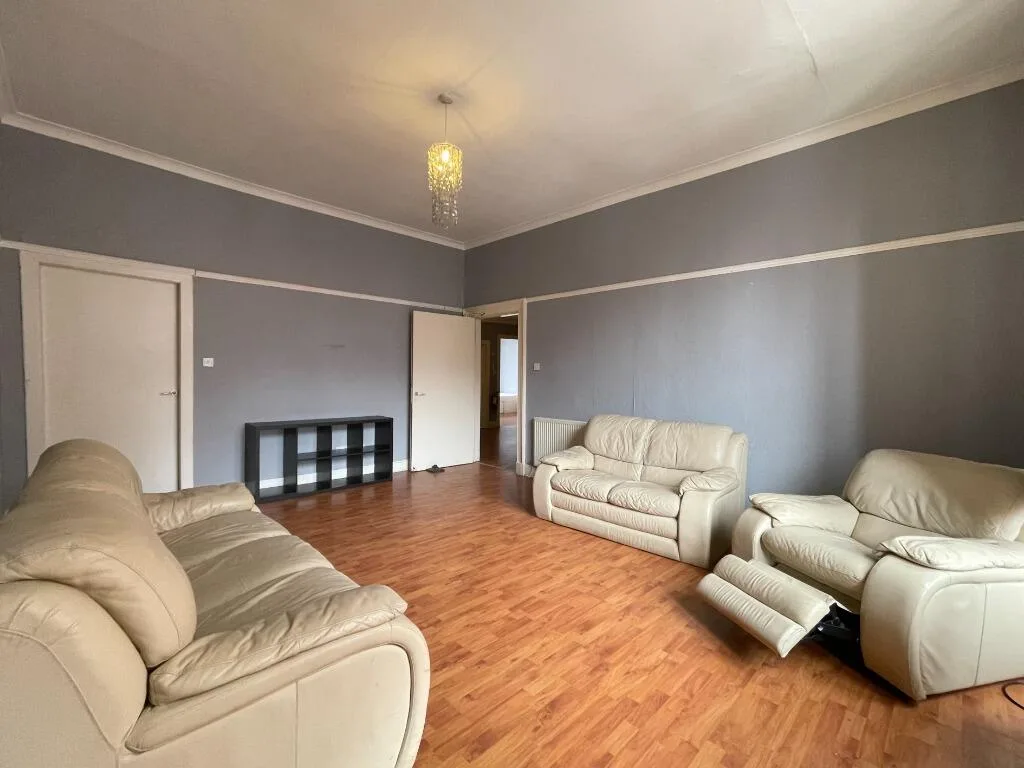 4 bedroom flat for rent