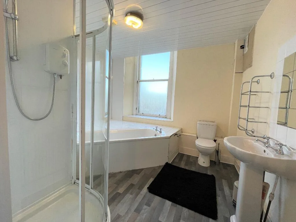 4 bedroom flat for rent