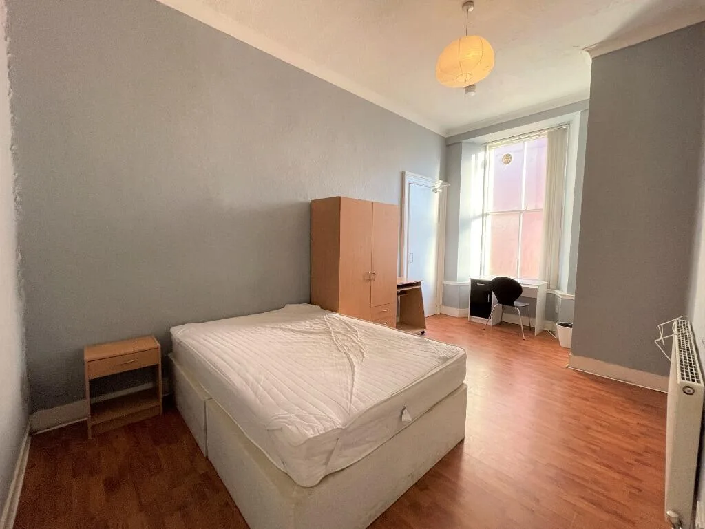 4 bedroom flat for rent