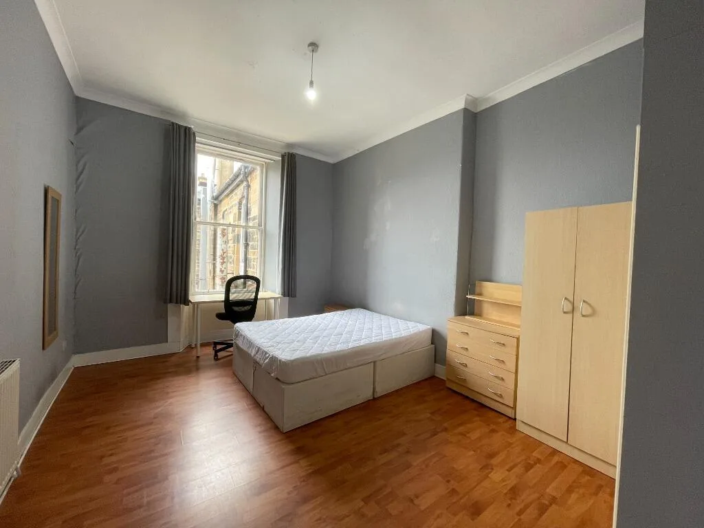 4 bedroom flat for rent