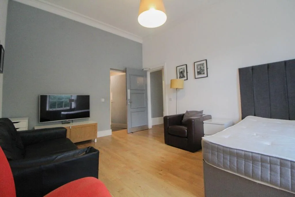 4 bedroom flat for rent