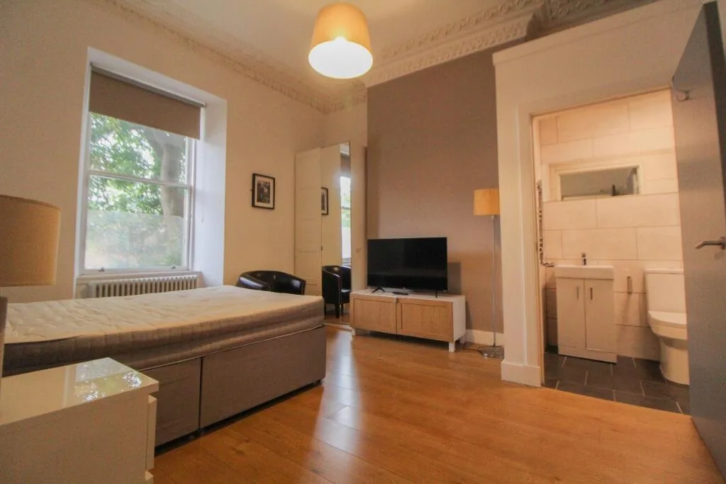 4 bedroom flat for rent