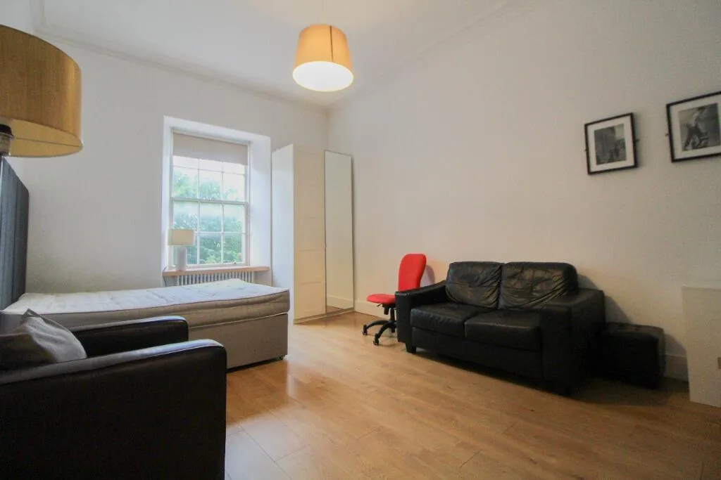 4 bedroom flat for rent