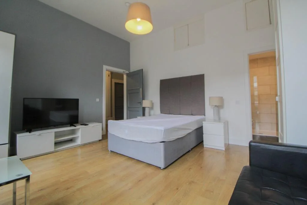 4 bedroom flat for rent