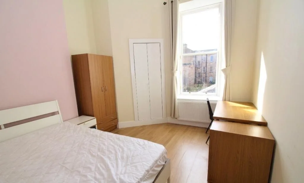 4 bedroom flat for rent