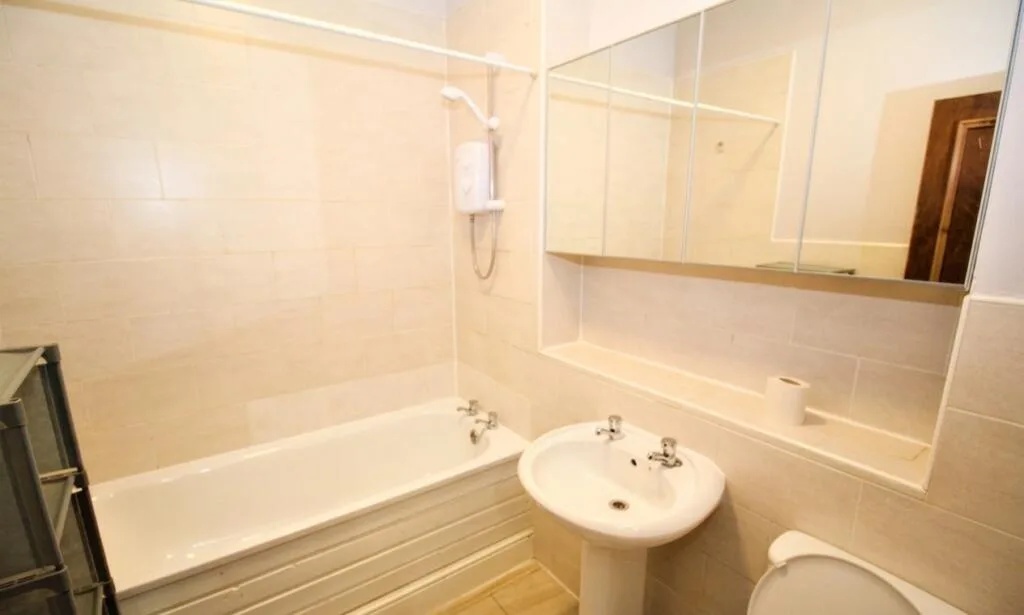 4 bedroom flat for rent