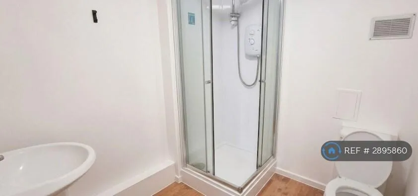 4 bedroom flat for rent