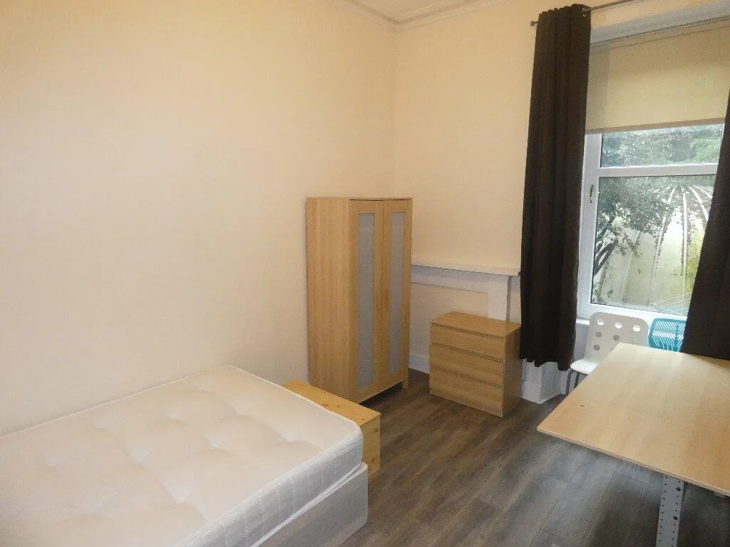 4 bedroom ground floor flat for rent