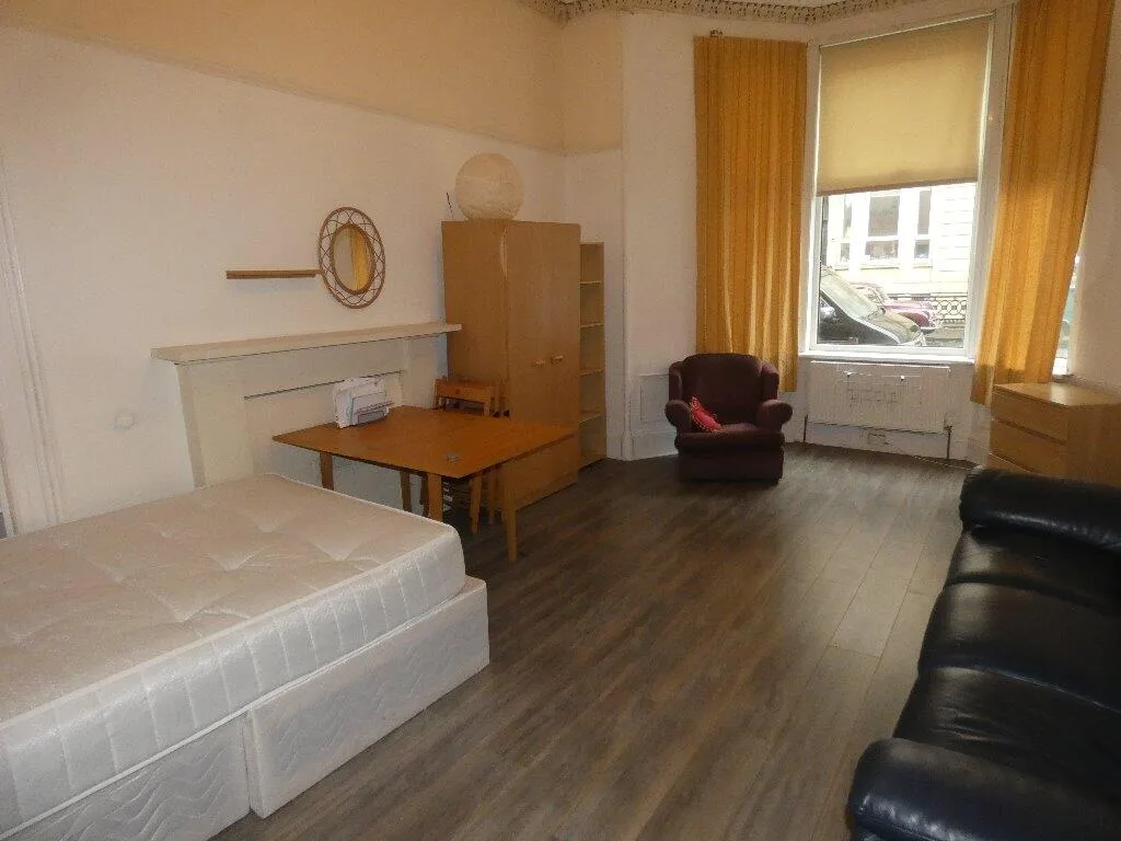 4 bedroom ground floor flat for rent