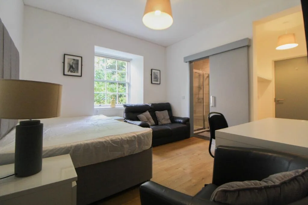 4 bedroom flat for rent