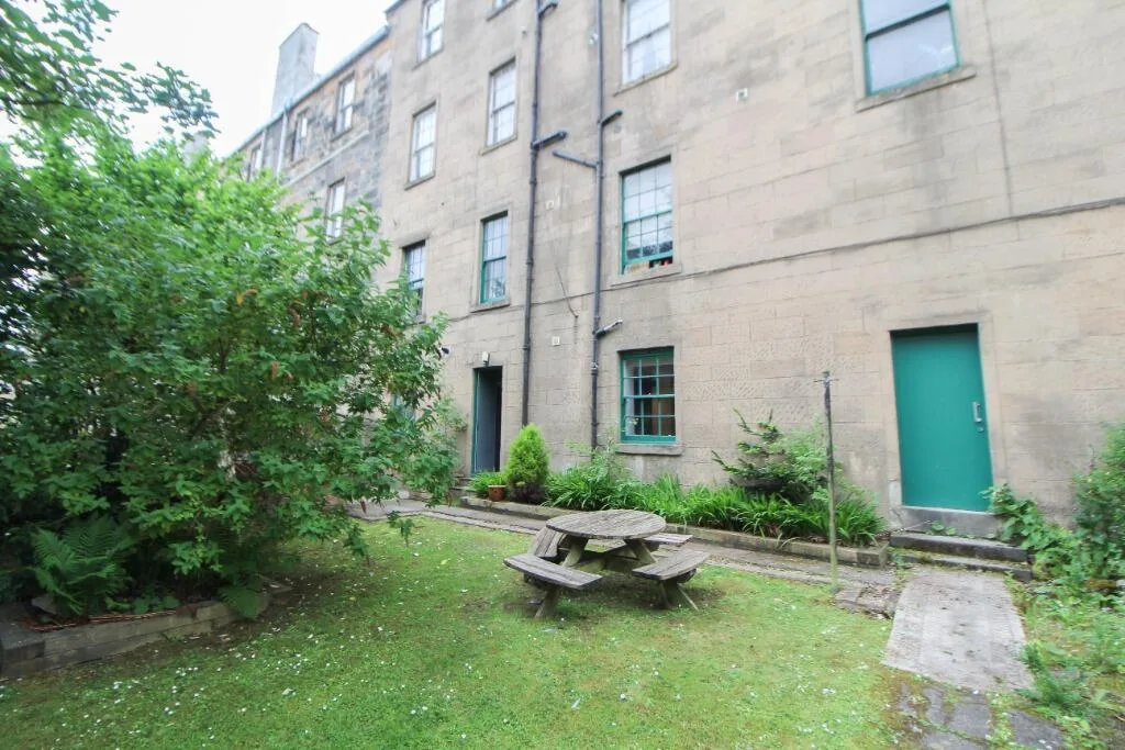 4 bedroom flat for rent