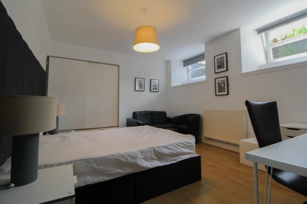 4 bedroom flat for rent