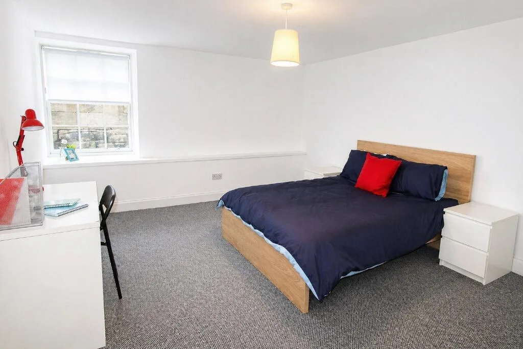 4 bedroom flat for rent