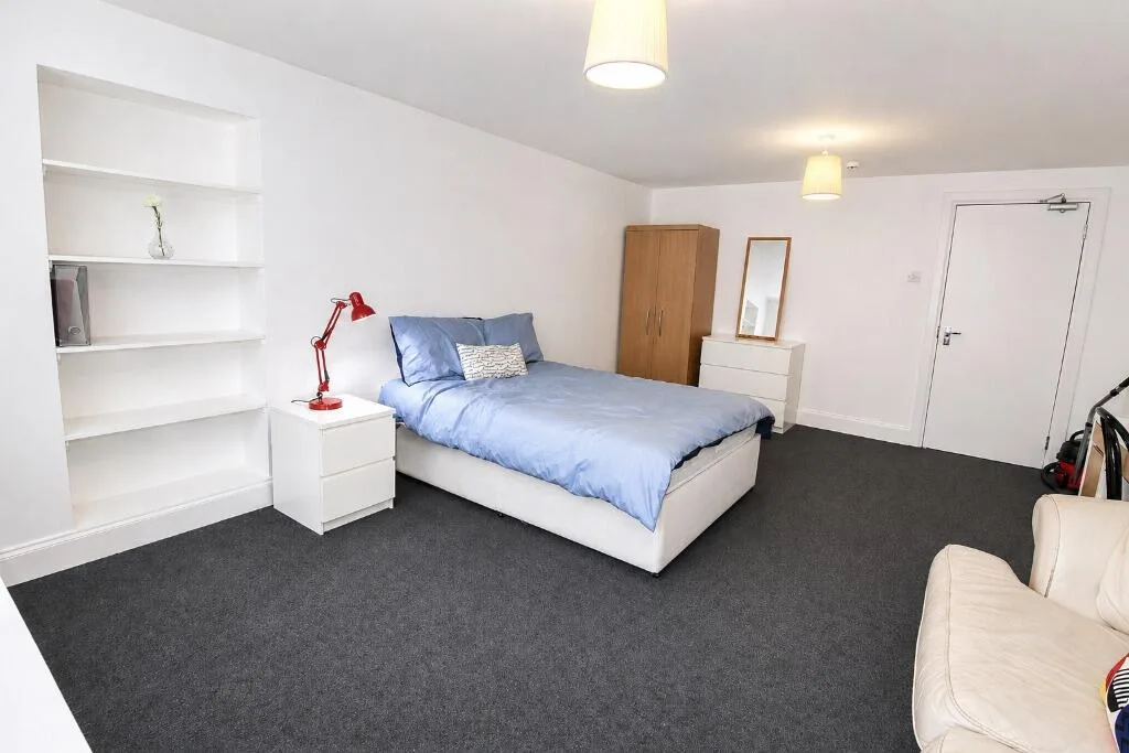 4 bedroom flat for rent