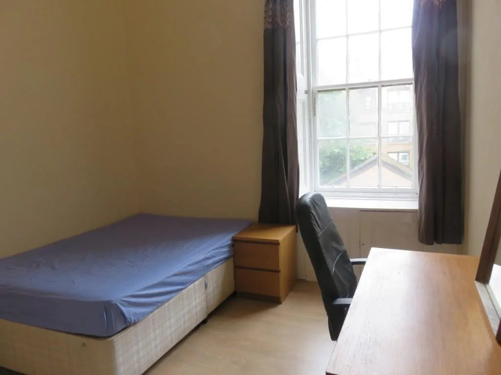 4 bedroom flat for rent