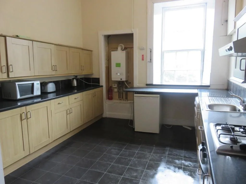 4 bedroom flat for rent