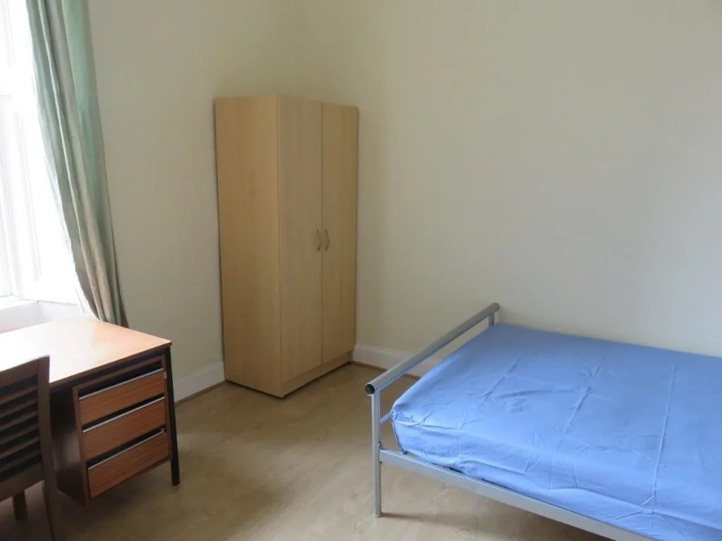 4 bedroom flat for rent