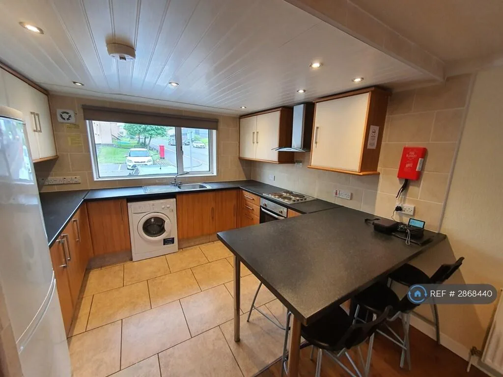 4 bedroom flat for rent