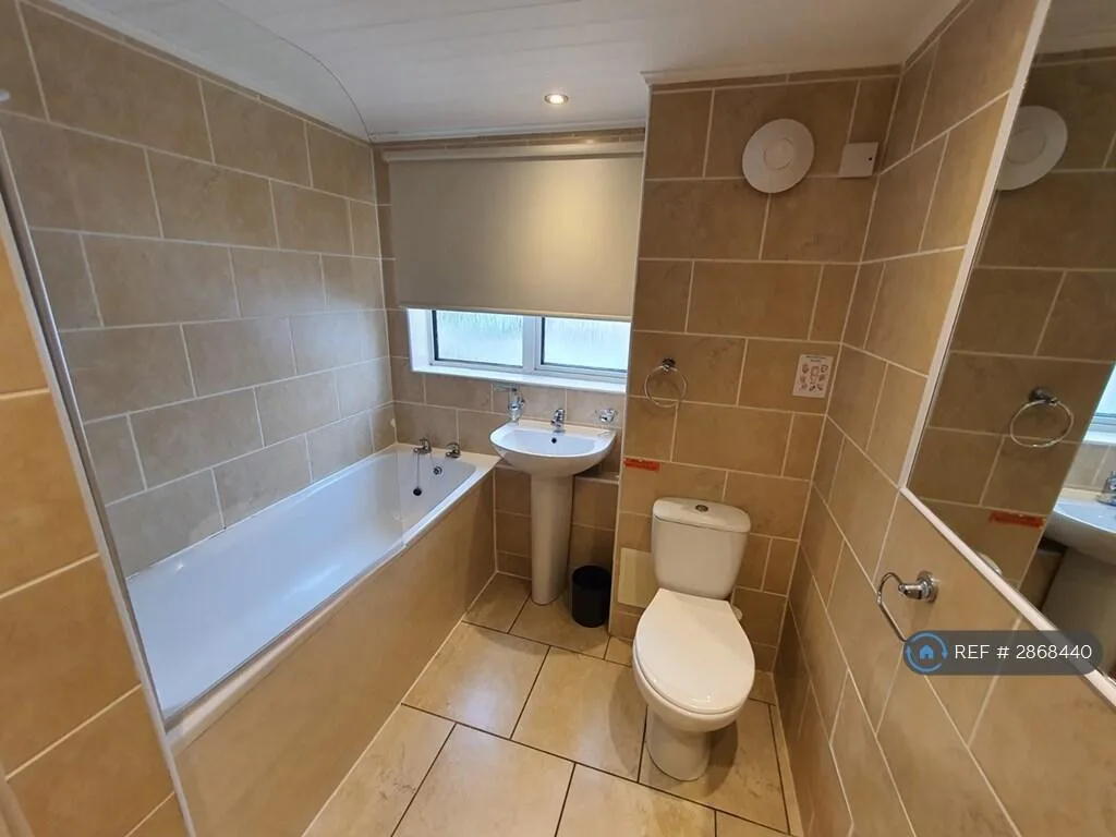 4 bedroom flat for rent