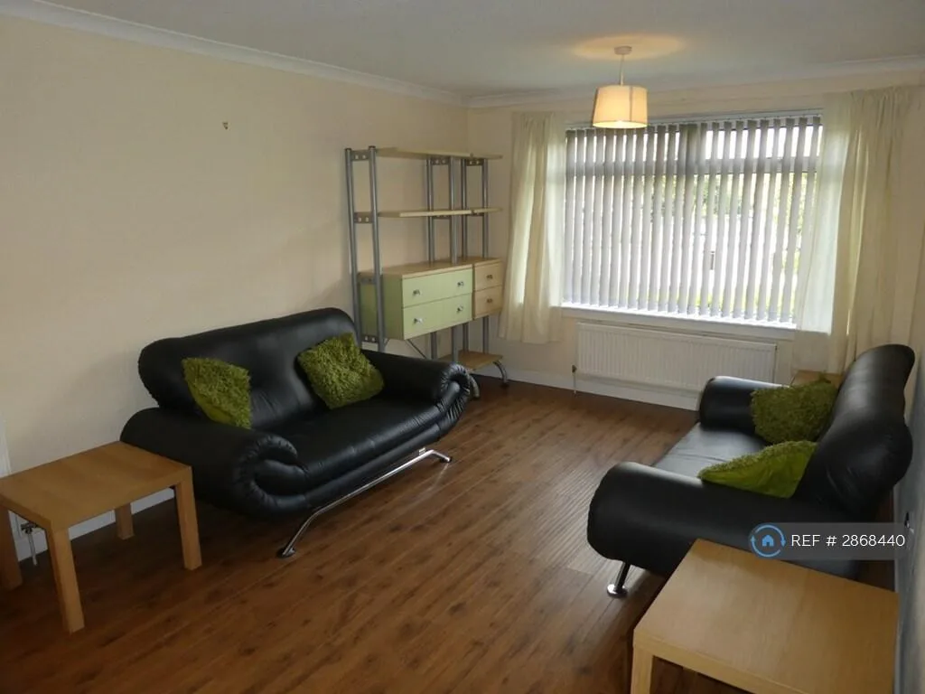 4 bedroom flat for rent