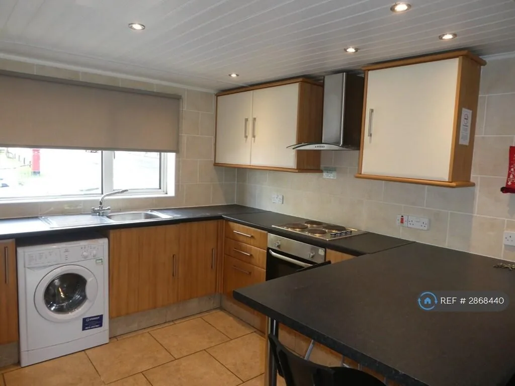 4 bedroom flat for rent