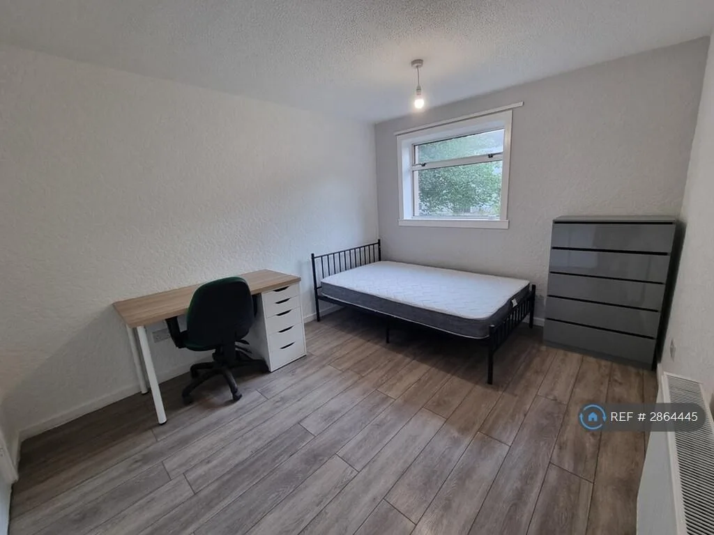 4 bedroom flat for rent