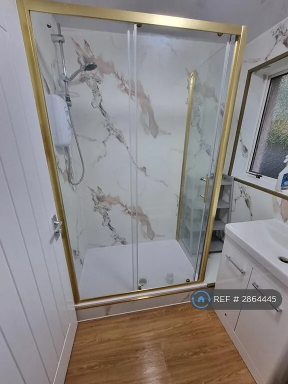 4 bedroom flat for rent